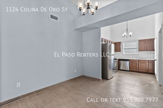 Building Photo - 1124 Colina De Oro St