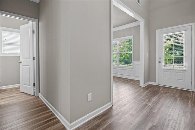 Building Photo - 1153 Chester Wy