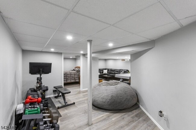 Building Photo - 487 W Shore Trail