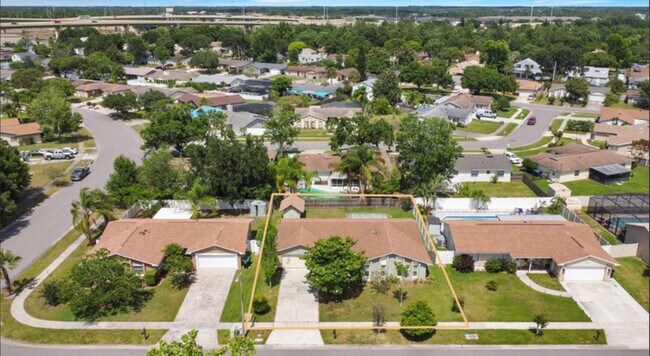 Building Photo - 137 Peppertree Dr