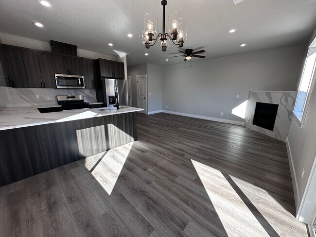 Building Photo - 176