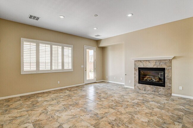 Building Photo - 4 Bedroom Single Story in Mountains Edge