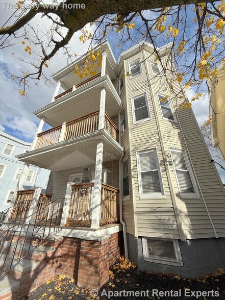 Building Photo - 196 Sherman St