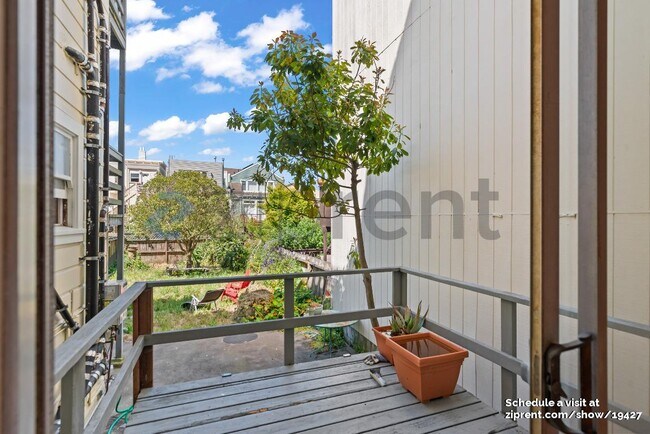 Building Photo - 39a Cook St