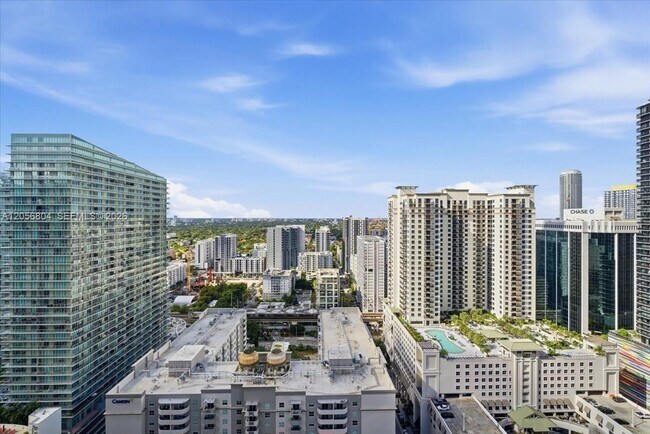 Building Photo - 1000 Brickell Plaza