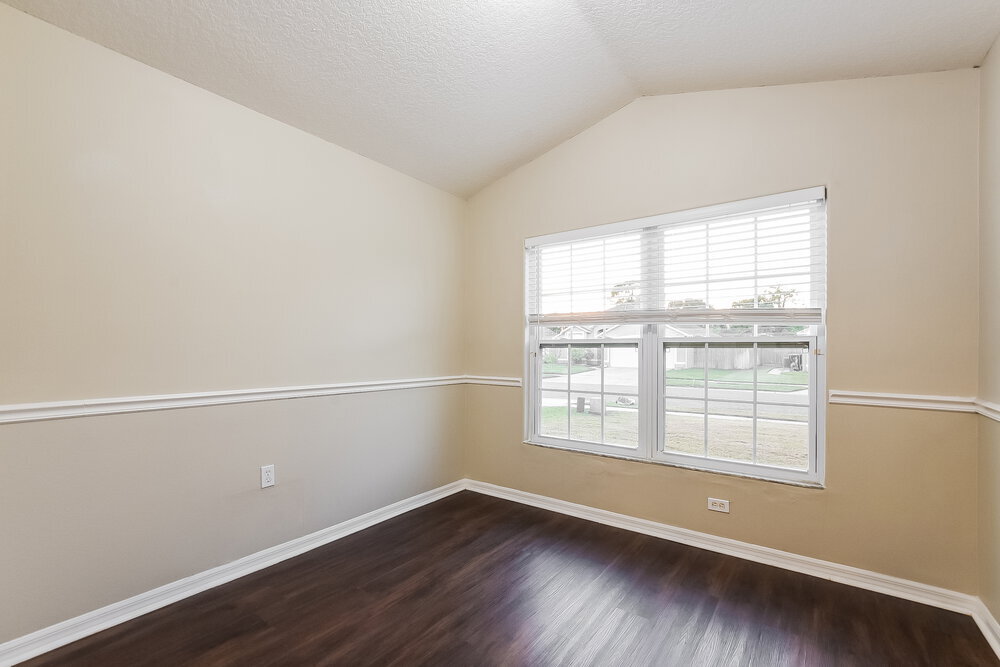 Building Photo - 330 Seville Pointe Ave