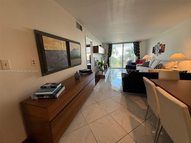 Building Photo - 6801 Indian Creek Dr