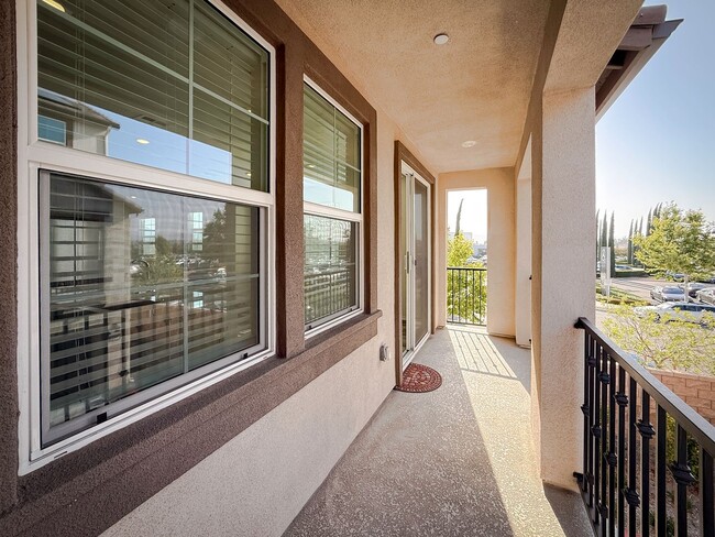 Building Photo - ~ AVAILABLE NOW ~ New Construction Home for Rent in the NEW Heirloom Farms Community in Temecula!