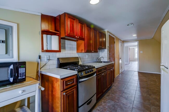 Building Photo - 788 Avenue A Ave