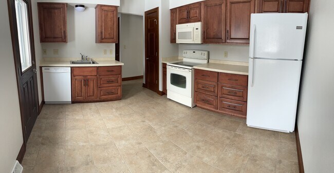 Kitchen - 625 Edmund St