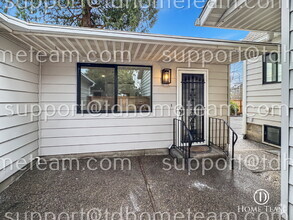 Building Photo - "Charming Tacoma Retreat: Cozy 2-Bed Oasis...