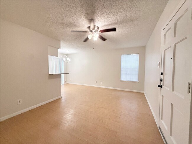 Building Photo - 3902 Mandell St
