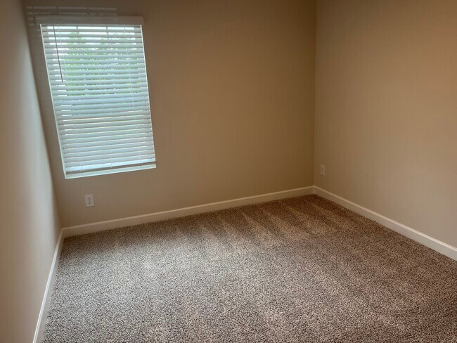 Building Photo - 2336 Belterra Dr