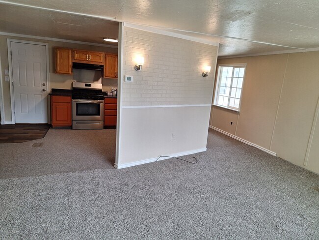 Building Photo - 512 Windsor Ln