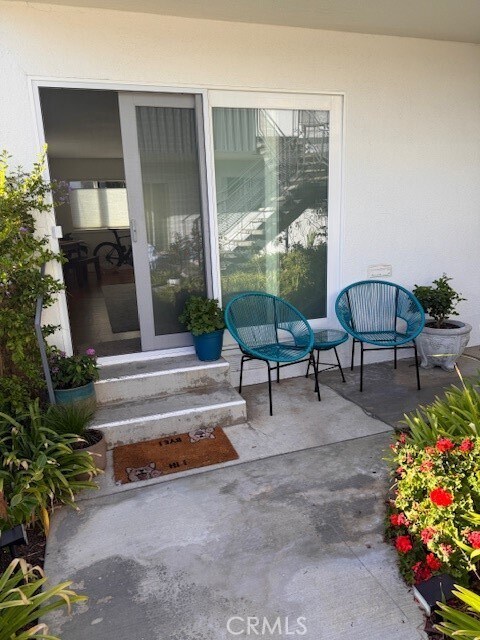 Building Photo - 1594 Via Capri