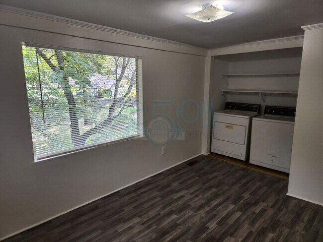 Building Photo - This Hillcrest Bungalow is just what you w...
