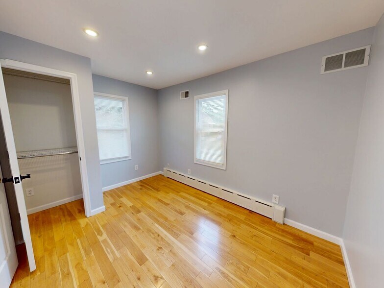 Building Photo - 13 Idlewild Ave