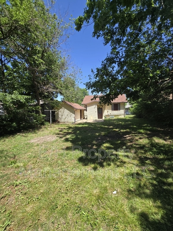 Building Photo - 1649 N Payne Ave