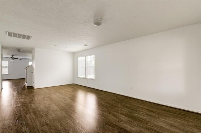 Building Photo - 834 Sweet Flower Dr