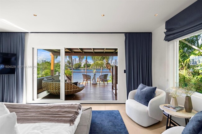 Building Photo - 244 W San Marino Dr