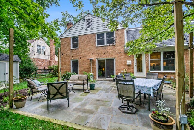 Building Photo - 6902 Tilden Ln