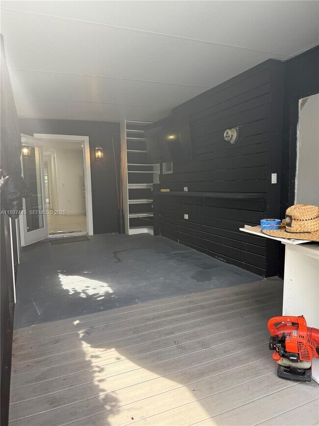 Building Photo - 8101 SW 94th Ct