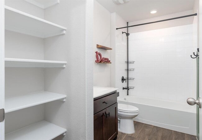 Building Photo - 105 Black Wolf Run