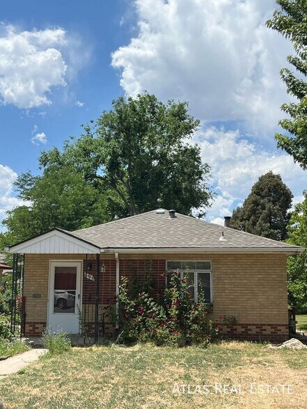Building Photo - 2435 S Corona St
