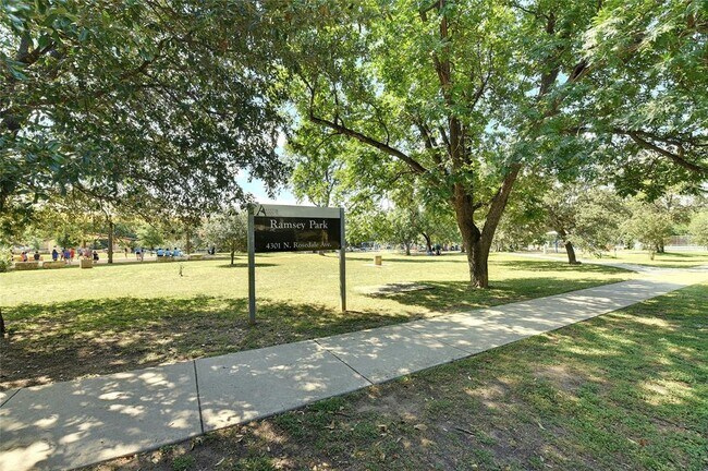 Building Photo - 4006 Lewis Ln