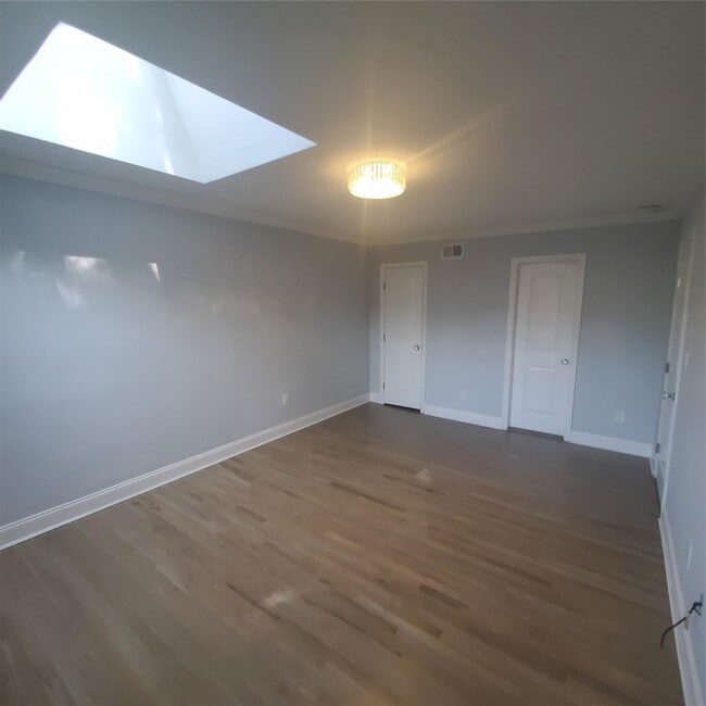 Building Photo - 109 Aspen Dr E