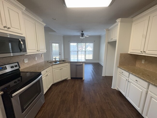 Building Photo - 118 Jorn Cir