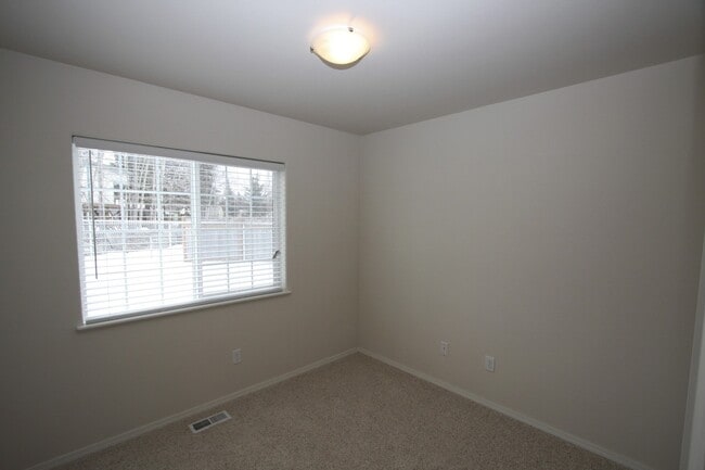 Building Photo - 3 Bedroom East Anchorage Condo!