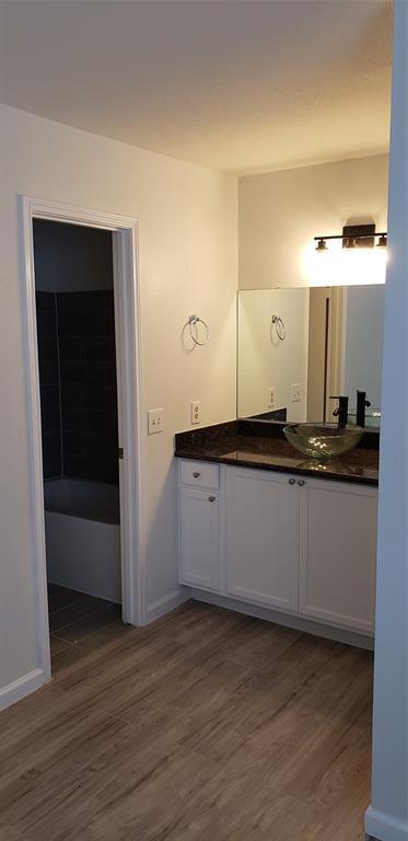 Building Photo - 2379 Briarwest Blvd