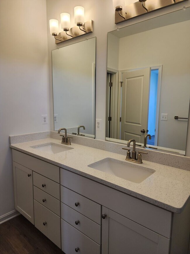 Building Photo - New Construction Townhome in Middletown
