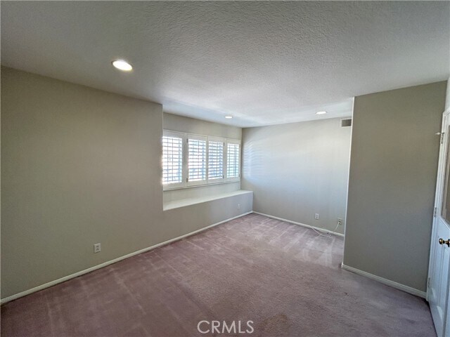 Building Photo - 8132 E Hillsdale Dr