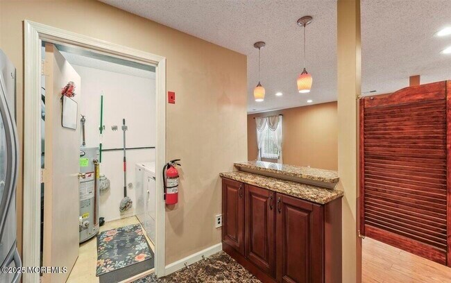 Building Photo - 19 Augusta Ct