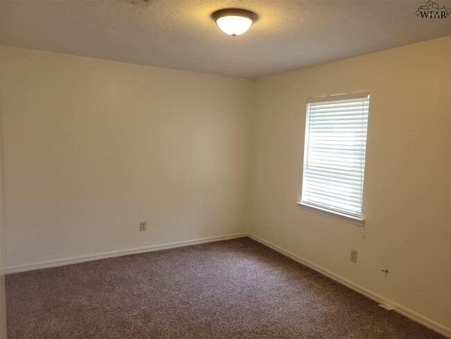Building Photo - 4131 McGaha Ave