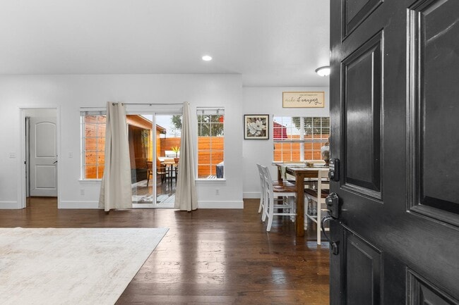 Building Photo - 500 Greeneich Ave