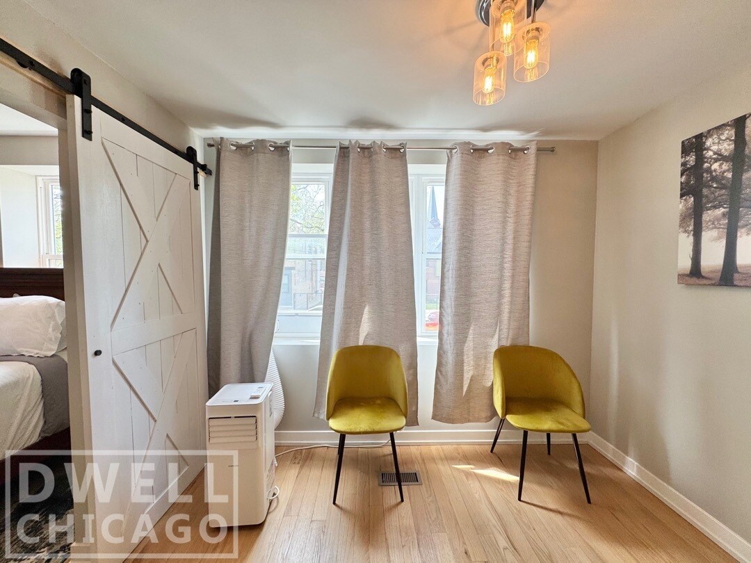 Building Photo - 2550 W Thomas St