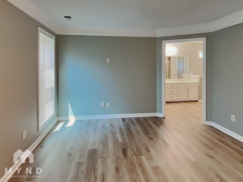 Building Photo - 6718 Lake Point Cir
