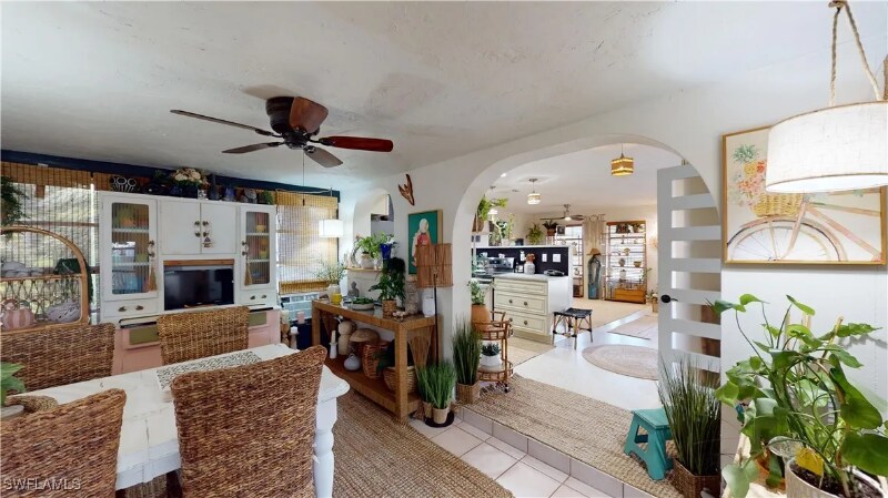 Building Photo - 5216 Versailles Ct