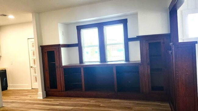Building Photo - 2 BED 1 BATH CENTRAL PARK ADDITION NEAR PA...