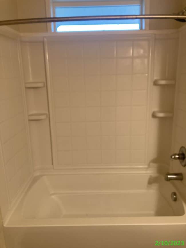 Building Photo - 1020 NE 12th St