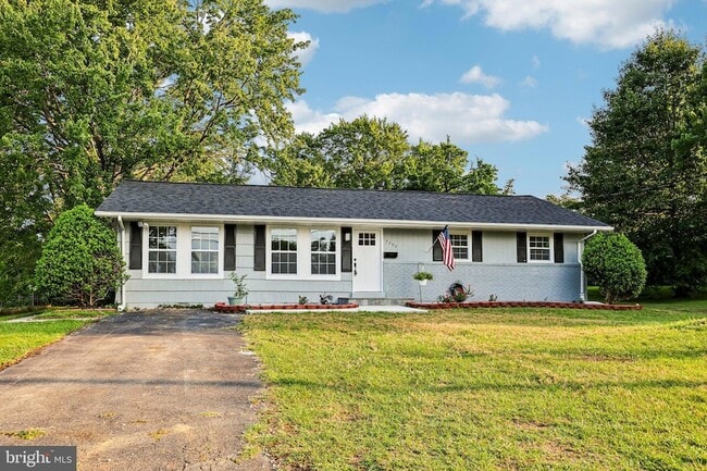 Building Photo - 7200 Vellex Ln