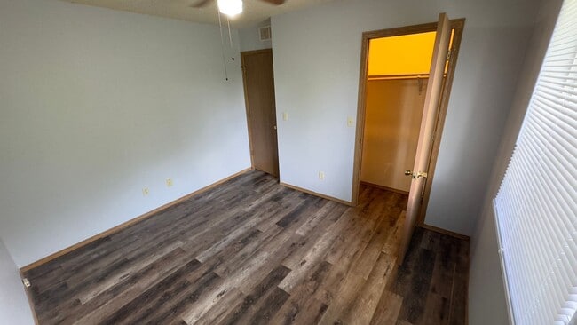 Building Photo - 4187 Sunset Dr