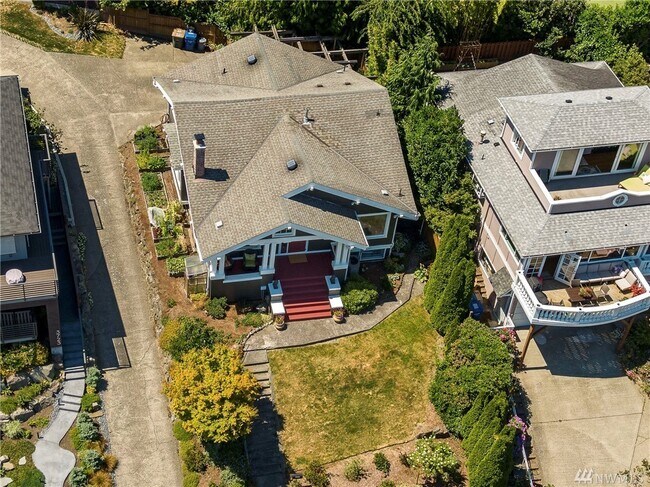 Building Photo - 3717 Belvidere Ave SW