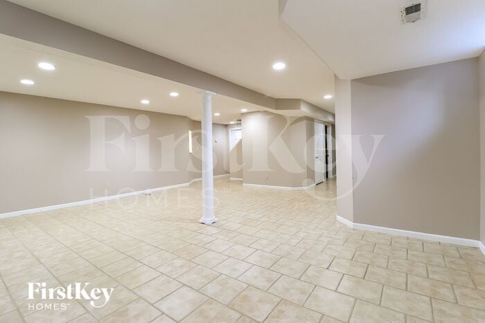 Building Photo - 9934 Stonebridge Dr