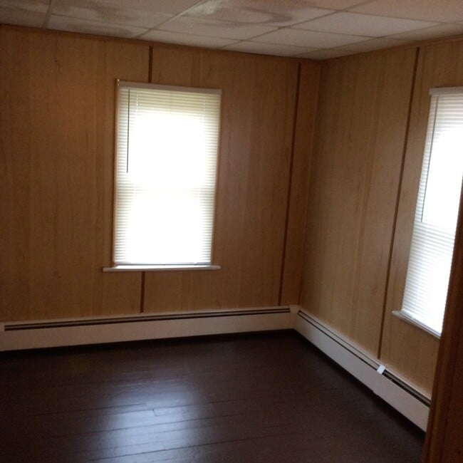 Building Photo - 1309 W Spruce St