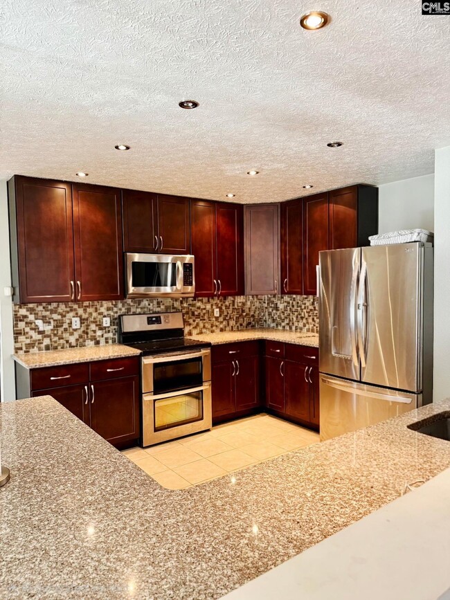 Building Photo - 1906 Leesburg Dr