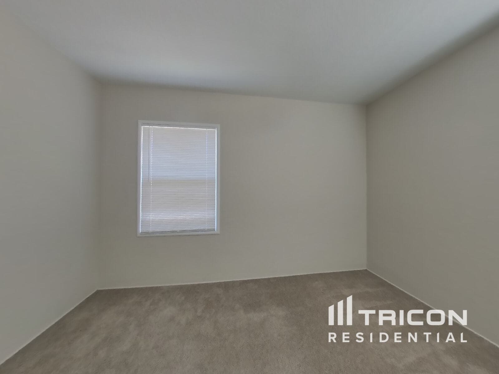 Building Photo - 1409 Albany Ave